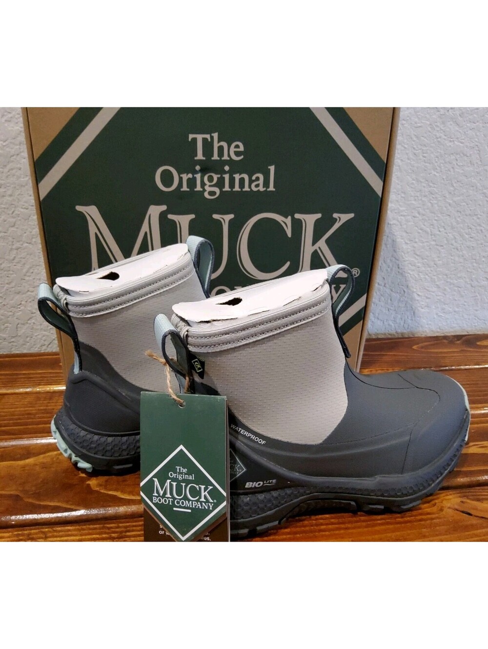 Th Original Muck Boot Outscape Max Ankle Slip On Women's Sz 5M Dark Shadow/Gray